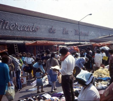 Strenia - 1950 Mercado de
                    Abastos