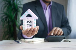 Beneficios de Invertir en Bienes Inmobiliarios: ¿Por Qué es una Opción Rentable?
